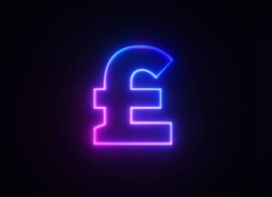 Pound Declines Amid Geopolitics and Political Risks