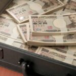 Gold stuck but central bank policies pose downside risks next week